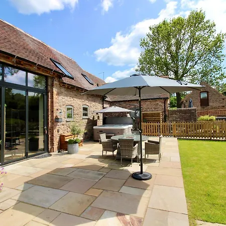 The Cart House - Beautiful Contemporary Barn - Hot Tub Apartment Bridgnorth Exterior photo