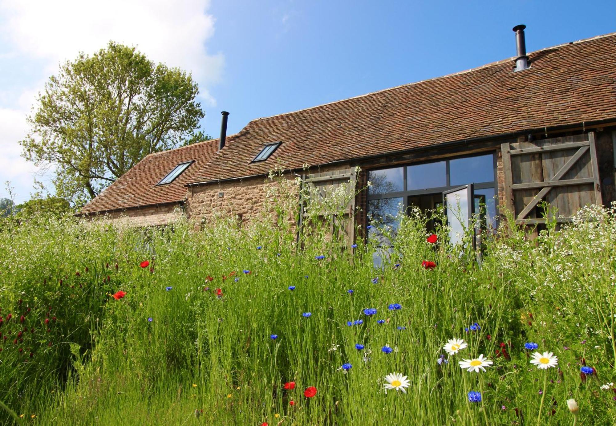 The Cart House - Beautiful Contemporary Barn - Hot Tub