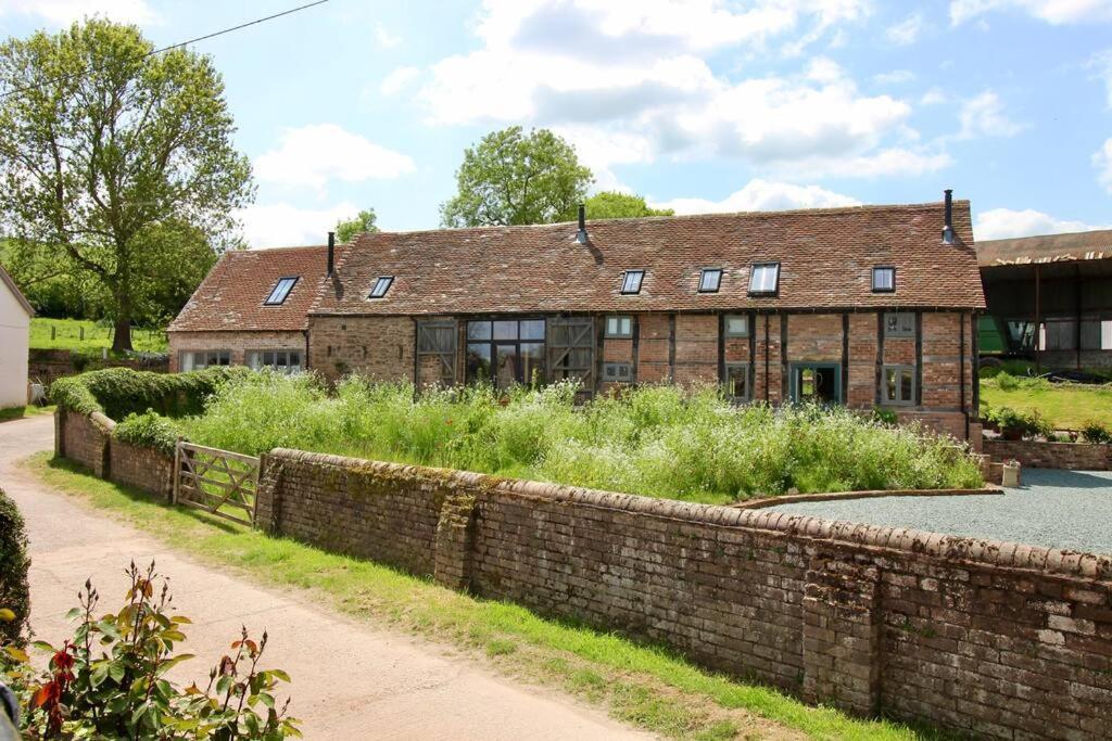 The Cart House - Beautiful Contemporary Barn - Hot Tub