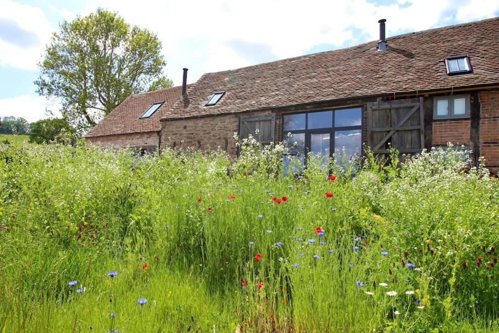 The Cart House - Beautiful Contemporary Barn - Hot Tub Bridgnorth