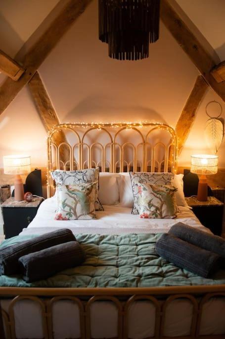 The Cart House - Beautiful Contemporary Barn - Hot Tub Bridgnorth