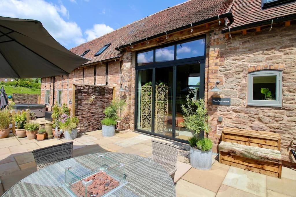 The Cart House - Beautiful Contemporary Barn - Hot Tub