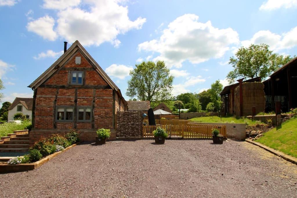 The Cart House - Beautiful Contemporary Barn - Hot Tub Apartment