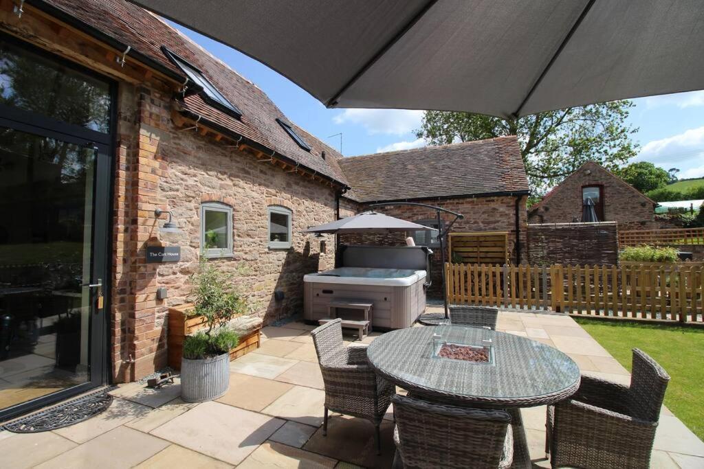 The Cart House - Beautiful Contemporary Barn - Hot Tub Apartment
